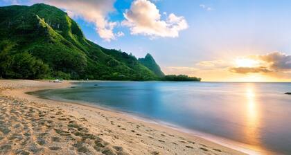 Luxurious Seaside Retreat ~ Heated Pool & Jacuzzi