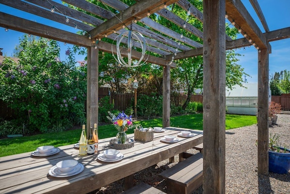 屋外ダイニングエリア