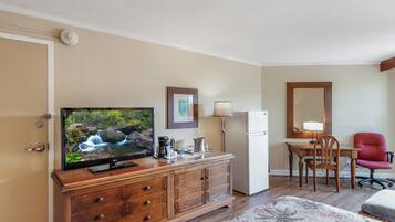 Fer et planche Ă repasser, accĂšs Internet, draps fournis