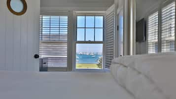 2 bedrooms, in-room safe, iron/ironing board, WiFi