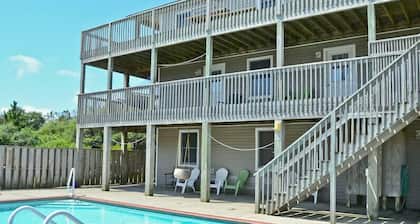 Beach Bum Inn - Ocean View 7BR House w / Pool. 250 yardas a pie de playa. Fila de la galería