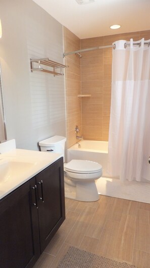 Ensemble baignoire-douche