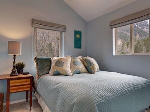 3 عدّة غرف نوم ومكواة/لوح كي وسرير سفر وواي فاي مجانًا