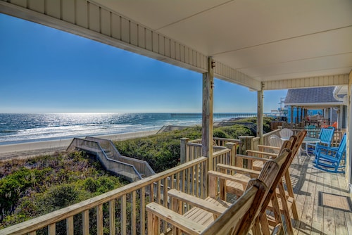 "Sandpiper Landing" Oceanfront Home - Best location on the island!
