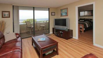 TV connectée, baby-foot, table de tennis de table