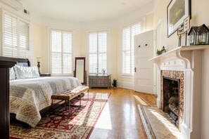 6 soverom, skrivebord, strykejern/-brett og wi-fi (inkludert)