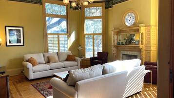 Smart TV, fireplace, video games, offices