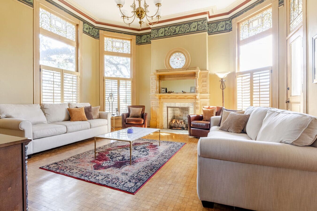 El Juez Endurece La Mansión Victoriana De 7600 Sf - Savannah