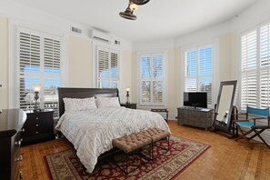 6 habitaciones, escritorio, tabla de planchar con plancha y wifi gratis 