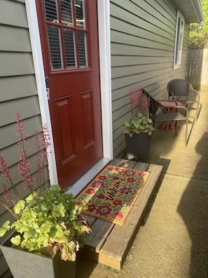 Exterior detail - Zen Cottage in Close In NE Alberta Arts Area, Sleeps 2 Private and Sanitized!! (Portland)