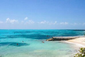 Sun loungers, beach towels - Oceanview Isla Mujeres Villa - Private Pool, Steps from Snorkeling, & Skybar (Isla Mujeres)
