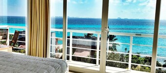 Oceanview Isla Mujeres Villa - Private Pool, Steps from Snorkeling, & Skybar