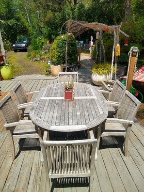 屋外ダイニングエリア