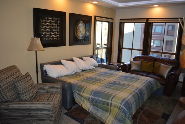 1 bedroom, iron/ironing board, free WiFi, bed sheets