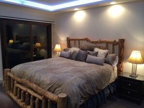 1 habitación, tabla de planchar con plancha, wifi gratis y ropa de cama 