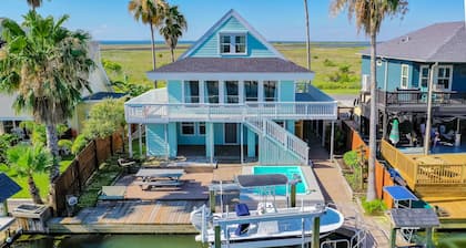 Luxury Home Canal