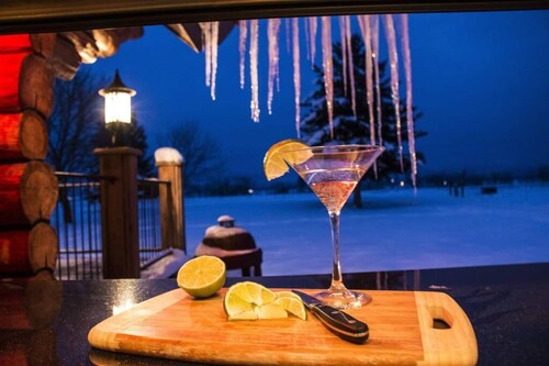 This cabin is a 5 bedroom(s), 3 bathrooms, located in Kalispell, MT.