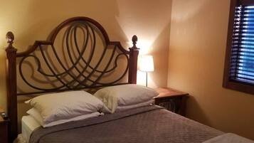 5 dormitoris, escriptori, planxa i posts de planxar i wifi gratuïta