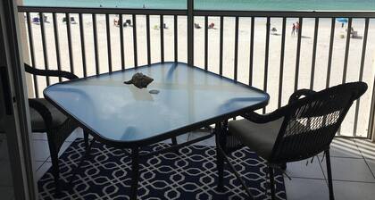 Beach Front 2 Bedroom Condo mit atemberaubendem Blick auf den Golf von Mexiko