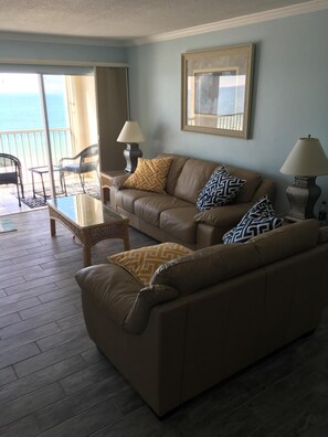 テレビ、テレビゲーム、DVD プレーヤー、ステレオ