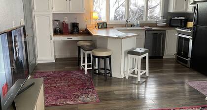 Ruhige Zuhause im Herzen der Innenstadt von Anchorage 2BR & eine neue Luxus-1BR Suite!
