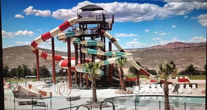 WOW, WHAT A VIEW Sits on Golf course. Zions, Sand Hollow, Hike, swim, bike, Golf