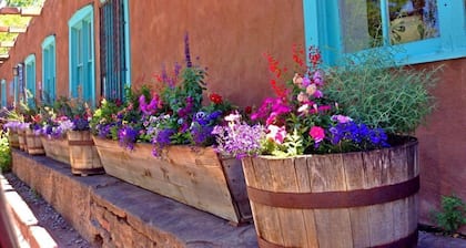 Spacious studio retreat in Santa Fe/5 miles to Plaza