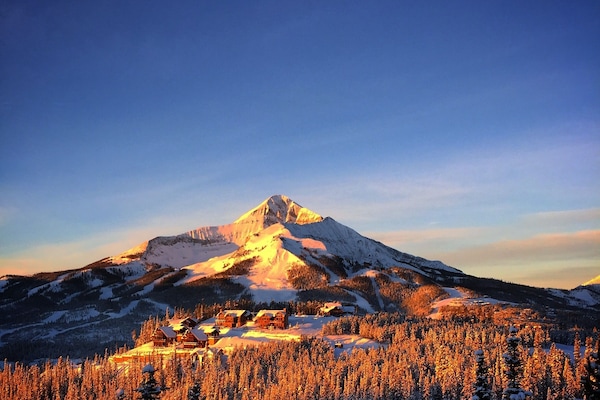 Picture of Lone Mountain