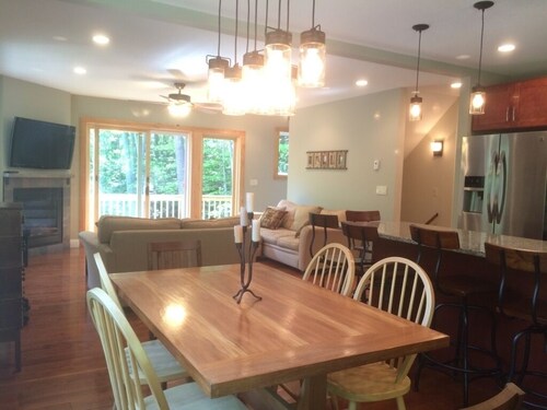 Wooded retreat - close to North Conway village, restaurants & activities