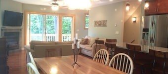 Wooded retreat - close to North Conway village, restaurants & activities