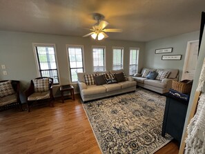 Smart TV, fireplace, DVD player