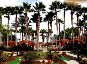 Property grounds - Luxury Villa w/ Private Pool & Spa in Upscale Gated/Guarded Resort Near Disney (Davenport)