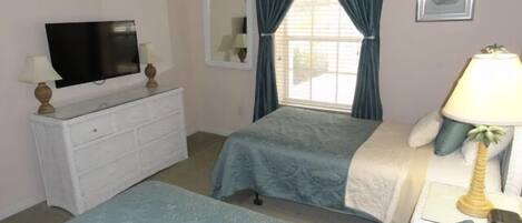 3 habitaciones, tabla de planchar con plancha, wifi y ropa de cama