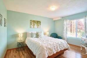 3 dormitorios, tabla de planchar con plancha, cuna de viaje