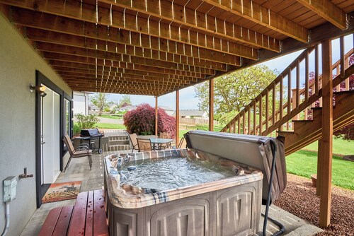 Hazelwood Haven: Private Guest Suite w/ Hot Tub