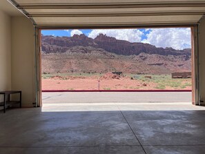 Interior - 7A5 Views, Shared Pool & Hot Tub, Close to Arches, Sleeps 8 (MOAB)