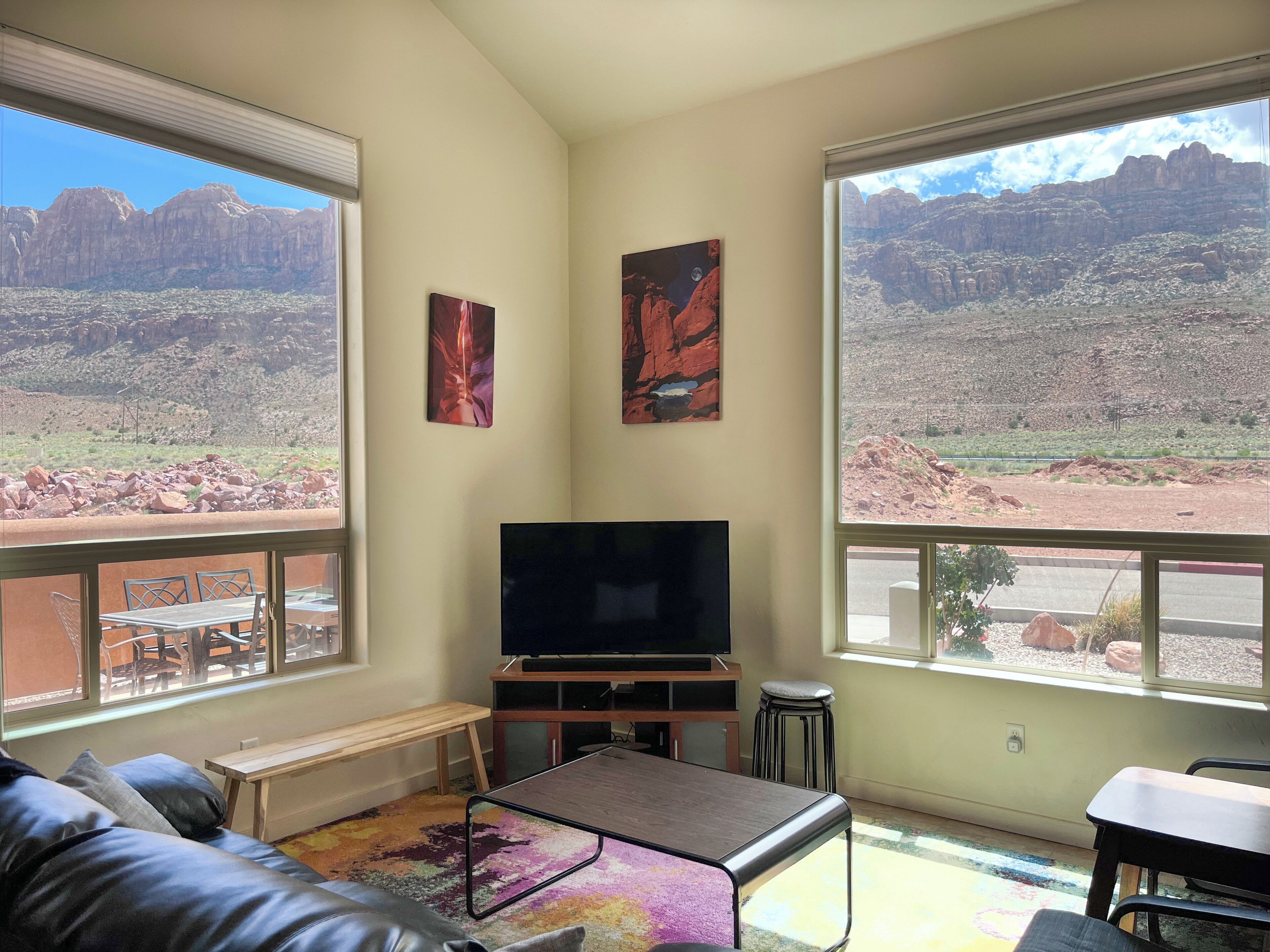 Smart TV, fireplace, DVD player