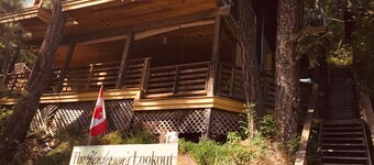 Shuswap Lake 2 Full Suites, 1000’ of Patios,Hot Tub,Waterfront Park, Boat Launch