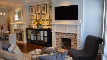 TV, fireplace, DVD player, books