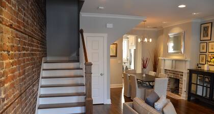 Beautifully Renovated Historic 1870 Townhouse Steps To Forsyth Park