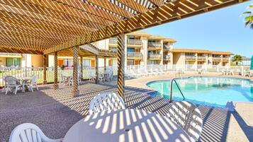 Outdoor pool, a heated pool