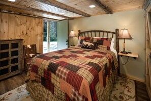 6 bedrooms, in-room safe, desk, iron/ironing board