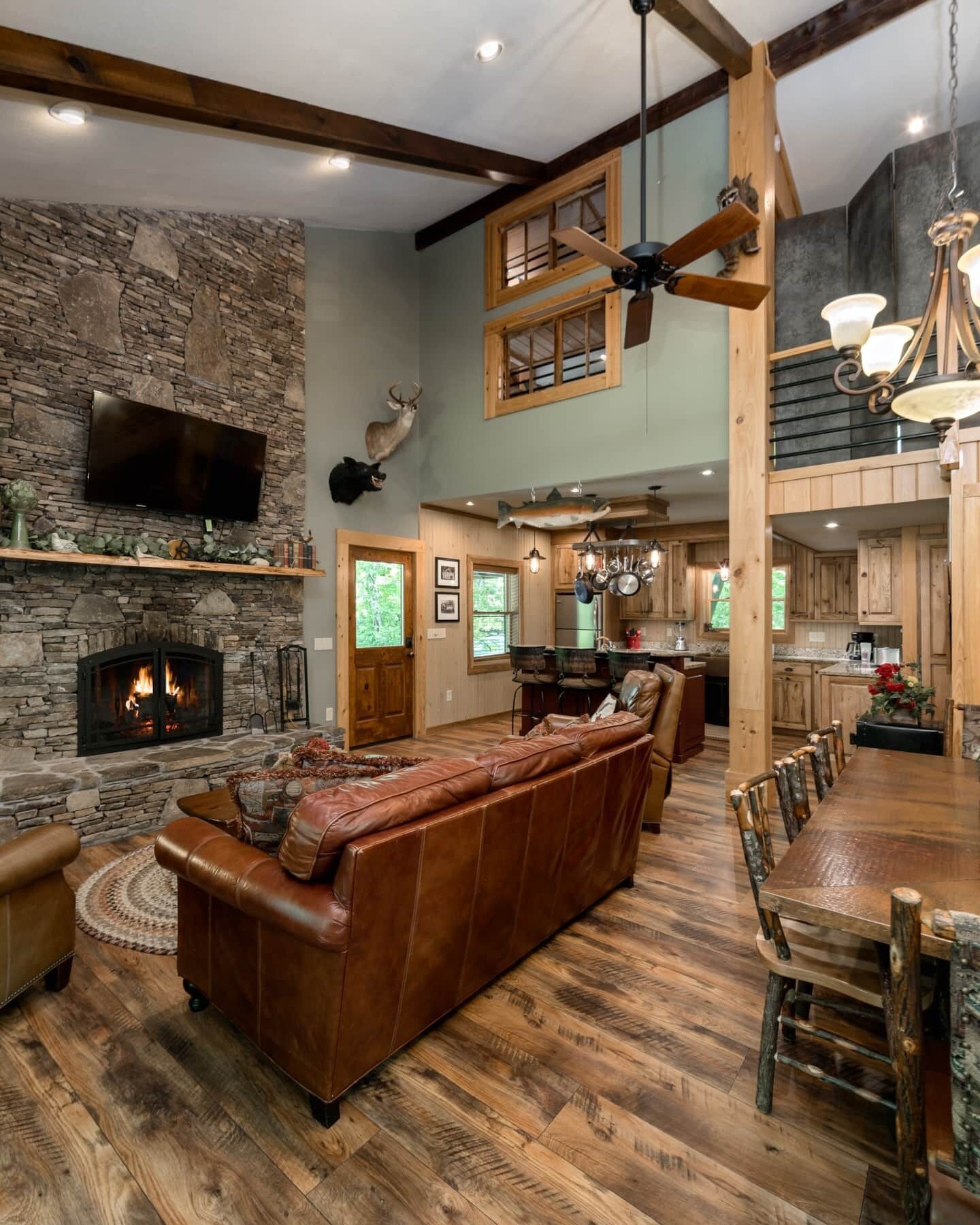 Smart-TV, Kamin, Stereoanlage