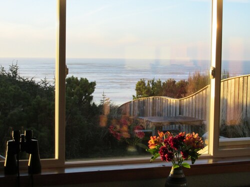 Oceanwind Retreat, Oceanfront, romanttinen, ihanteellinen pariskunnille, lemmikkiystävällinen