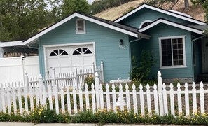 Exterior - 3 King Beds On Pacific *Downtown *Pets OK *Hot Tub (Paso Robles)