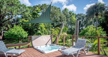 TIKI HUT JACUZZI - FIRE PIT