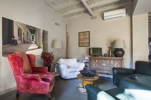 スマートテレビ、書庫、ステレオ