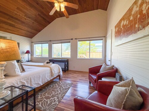 Extended Stay Rental - Dundee Garden Cottage