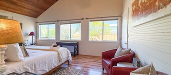 Extended Stay Rental - Dundee Garden Cottage