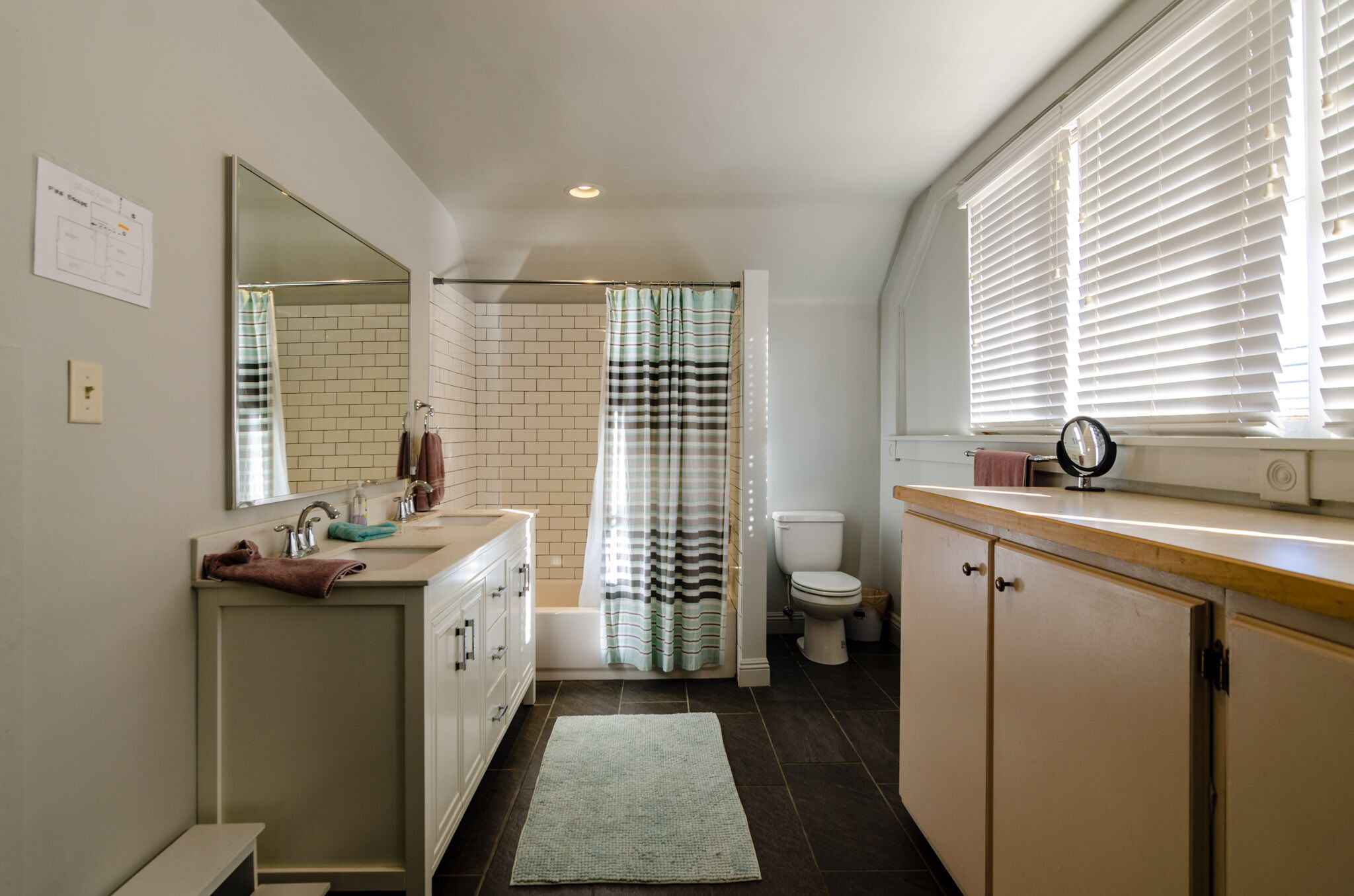 Combined shower/tub, hair dryer, towels, soap